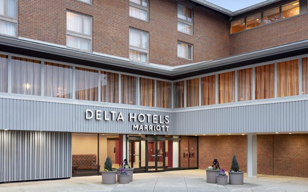 The entrance courtyard of the Delta Hotels by Marriott Baltimore North